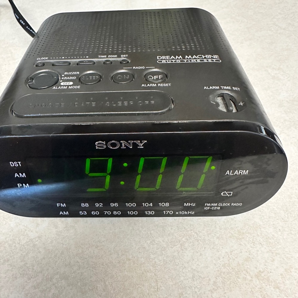 Sony Dream Machine Alarm Clock Radio ICF-C218 Black AM FM Retro Tech